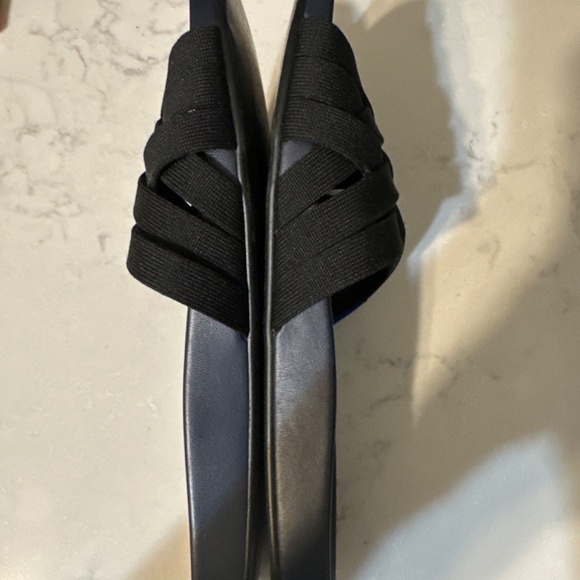 Rothy's Slide- Midnight Size 8 - Picture 3 of 4